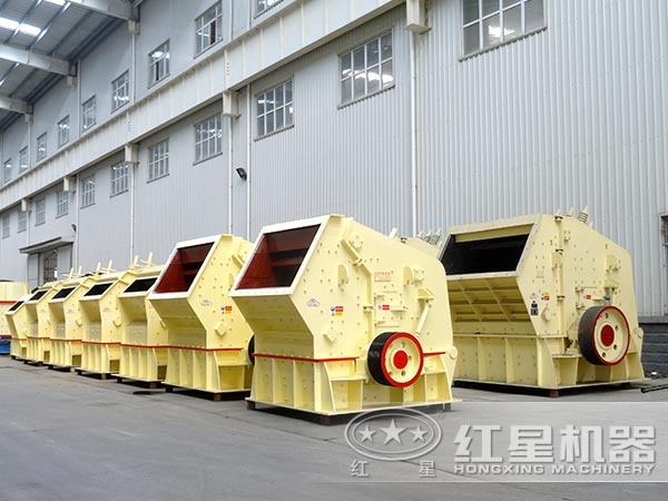 鵝卵石破碎機生產(chǎn)車間