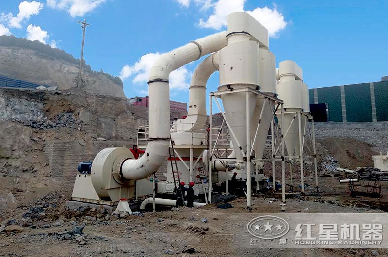 磨粉機(jī)現(xiàn)場(chǎng)