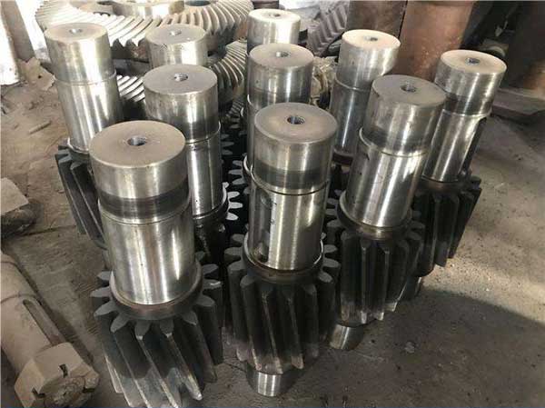 時產(chǎn)10噸長石磨粉機(jī)高猛鋼磨輥