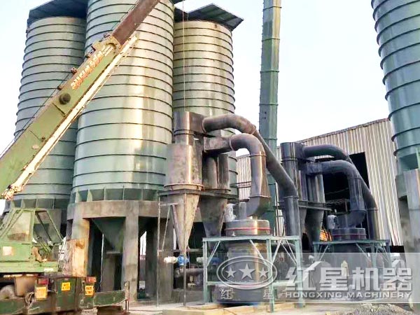 超細磨粉機利用尾礦現(xiàn)場