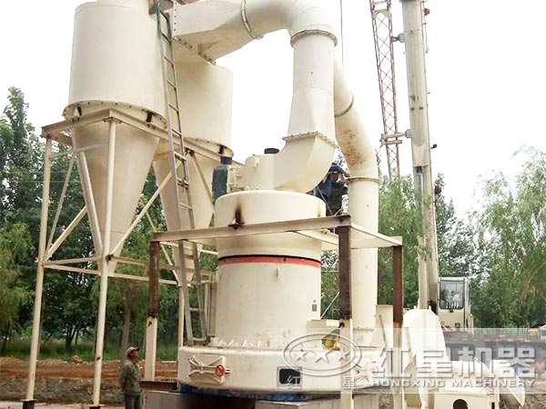 輝綠巖磨粉生產(chǎn)線現(xiàn)場(chǎng)