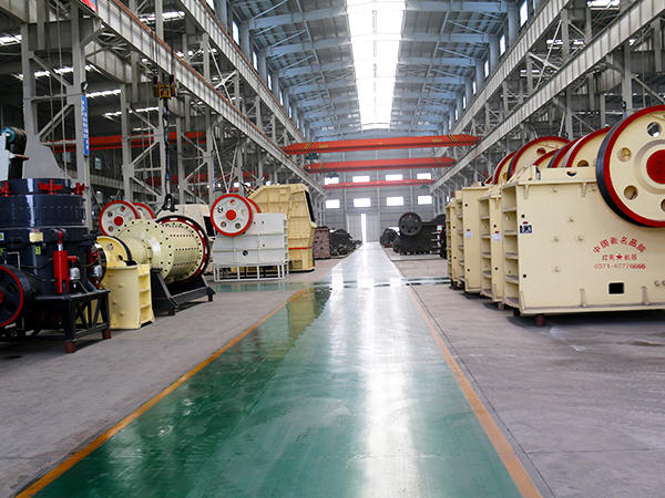 鐵礦石鄂式破碎機生產(chǎn)車間