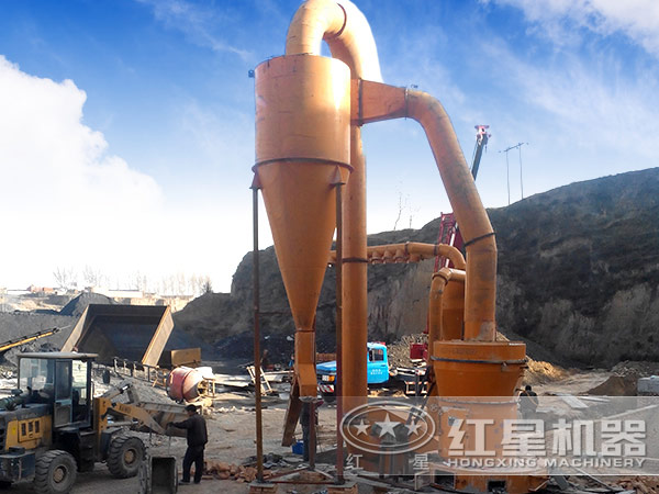 雷蒙磨粉機(jī)現(xiàn)場