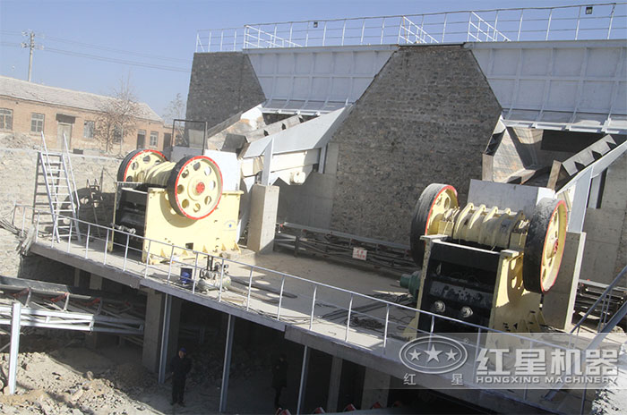 69破碎機(jī)作業(yè)現(xiàn)場(chǎng)