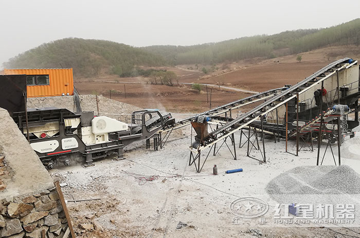 吉林移動碎石機作業(yè)現(xiàn)場