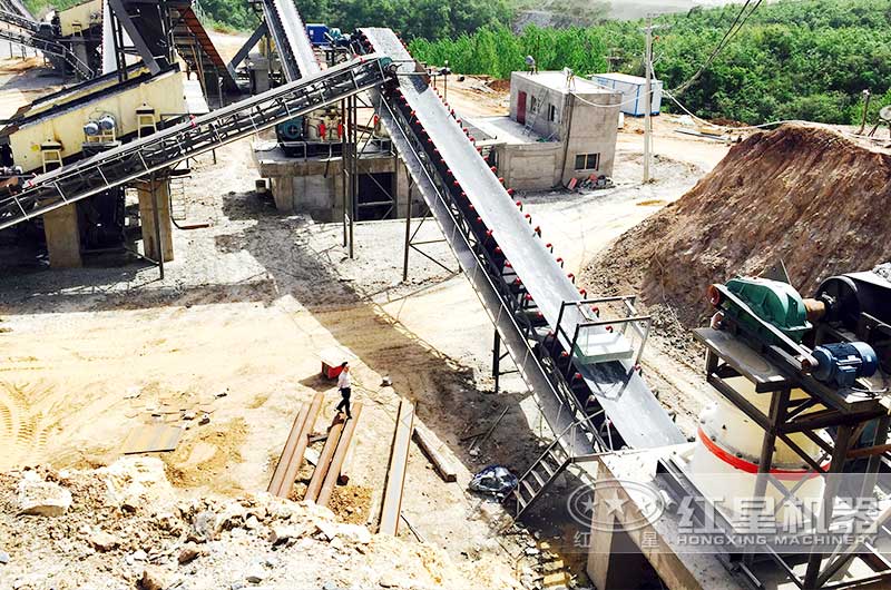 南陽時產(chǎn)600噸玄武巖破碎生產(chǎn)現(xiàn)場