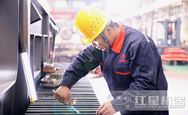 紅星磨粉機(jī)車間作業(yè)現(xiàn)場